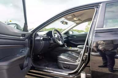 2019 NISSAN ALTIMA view 8