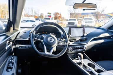 2020 NISSAN ALTIMA view 11