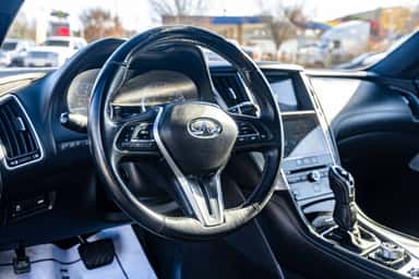 2017 INFINITI Q60 view 20