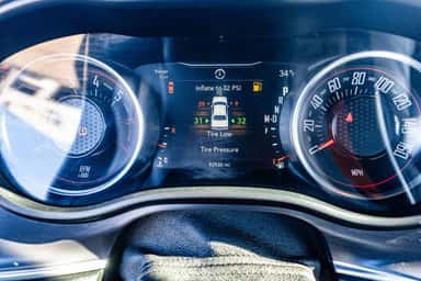 2017 DODGE CHALLENGER view 18