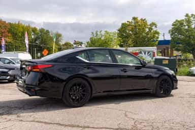 2019 NISSAN ALTIMA view 4