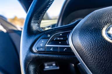 2017 INFINITI Q60 view 23