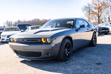 2017 DODGE CHALLENGER view 3