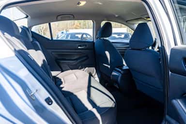 2020 NISSAN ALTIMA view 9