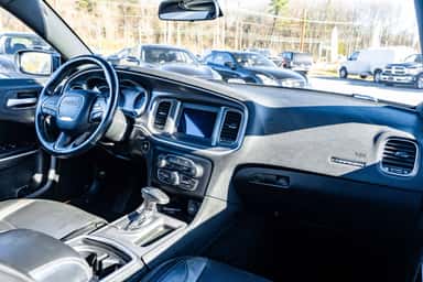 2019 DODGE CHARGER view 10