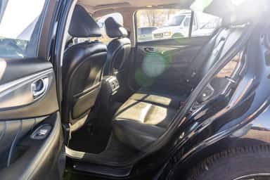 2017 INFINITI Q50 view 11