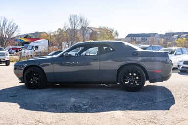 2017 DODGE CHALLENGER view 4