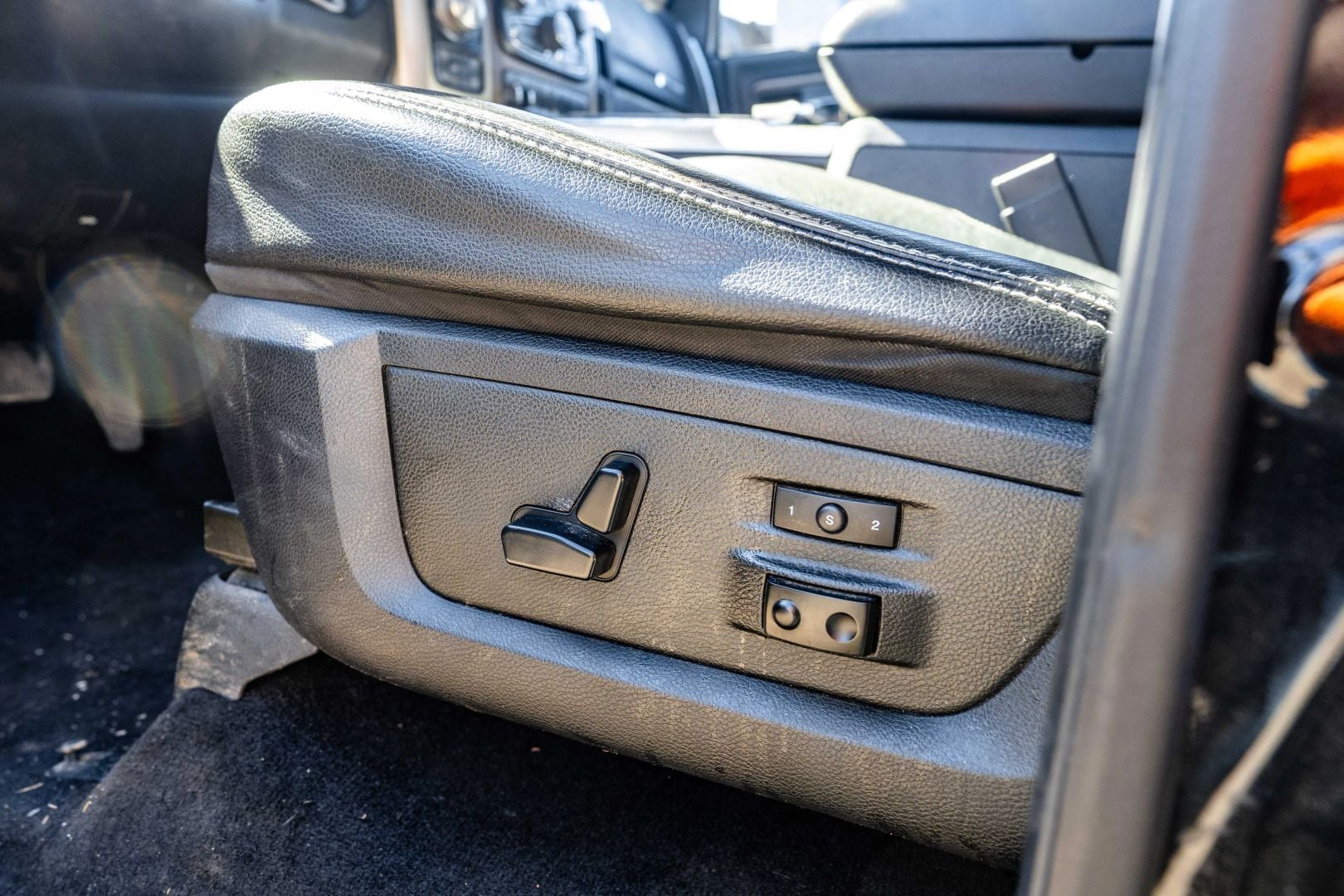 2014 RAM 1500 CREW CAB