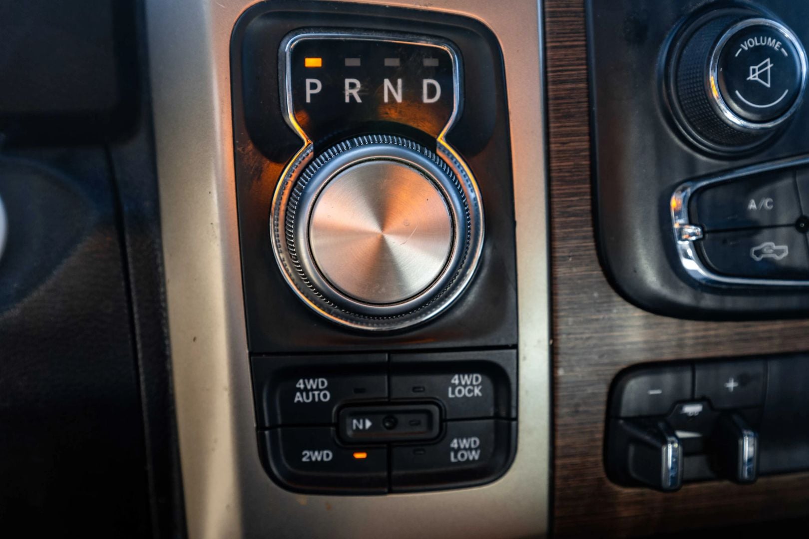 2014 RAM 1500 CREW CAB