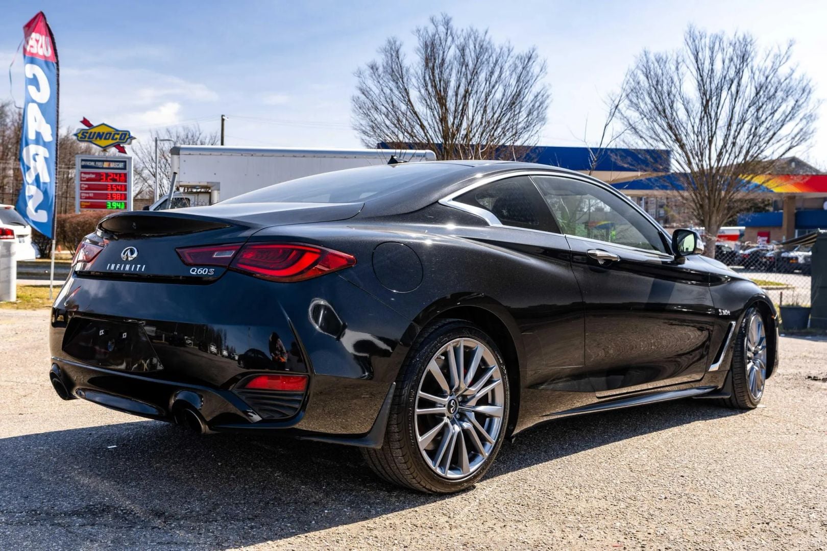 2017 INFINITI Q60