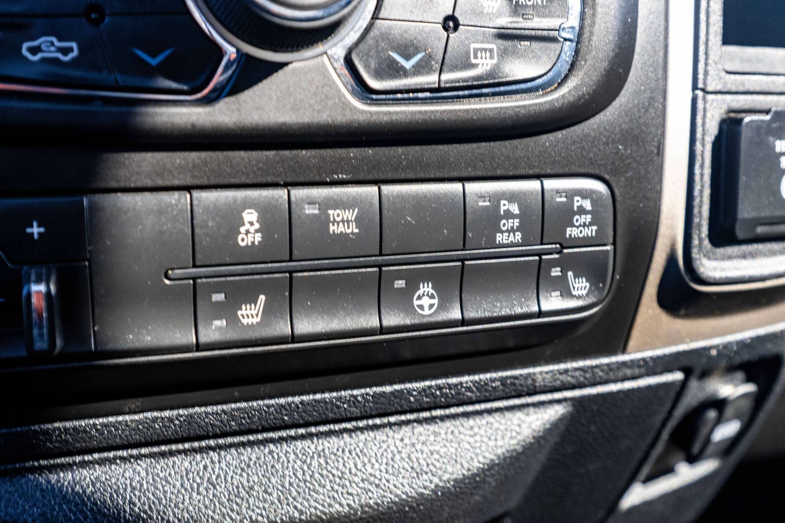 2018 RAM 1500 CREW CAB