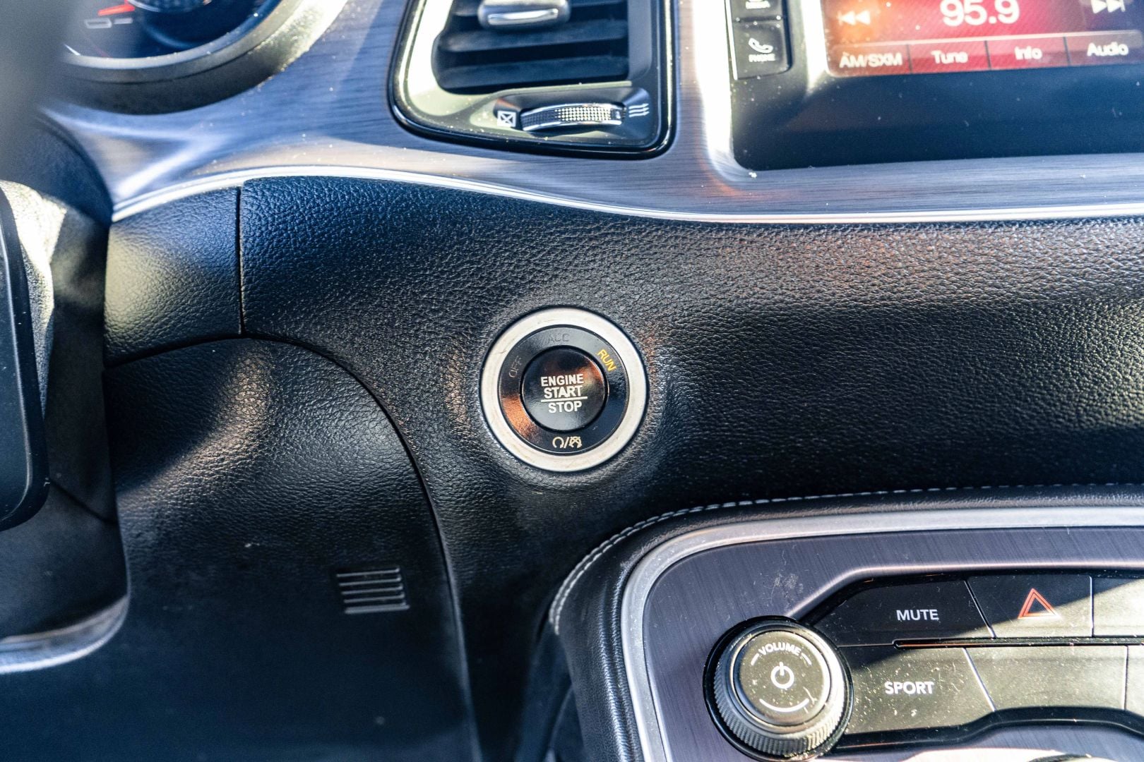 2017 DODGE CHALLENGER